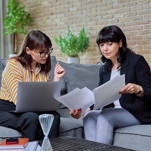 client talking with a trust drafting attorney