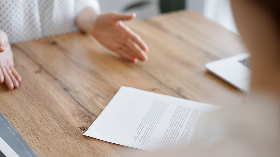 Should I Use an Online Will Kit or Hire a Lawyer